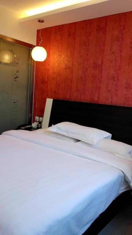Fairyland Hotel Dongfeng Plaza Куньмин Номер фото