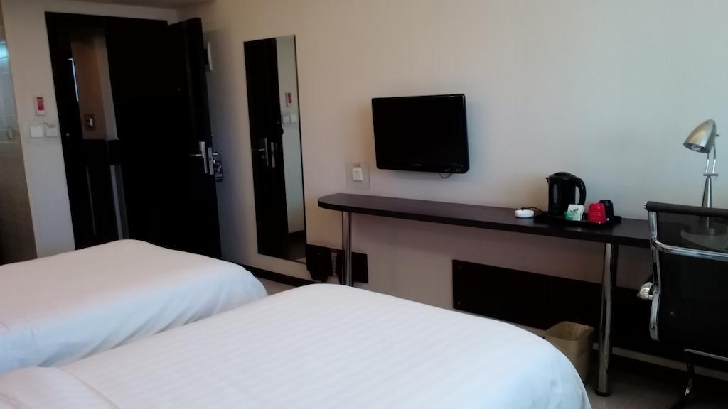 Fairyland Hotel Dongfeng Plaza Куньмин Номер фото